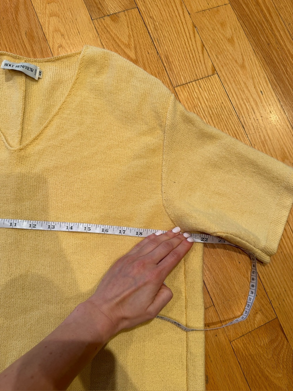 Vintage Holt Renfrew Butter Yellow V-Neck Wool Blend Sweater Tee - Picture 5 of 13